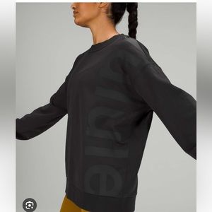 Lululemon perfectly oversized crew! Excellent condition. Size 6